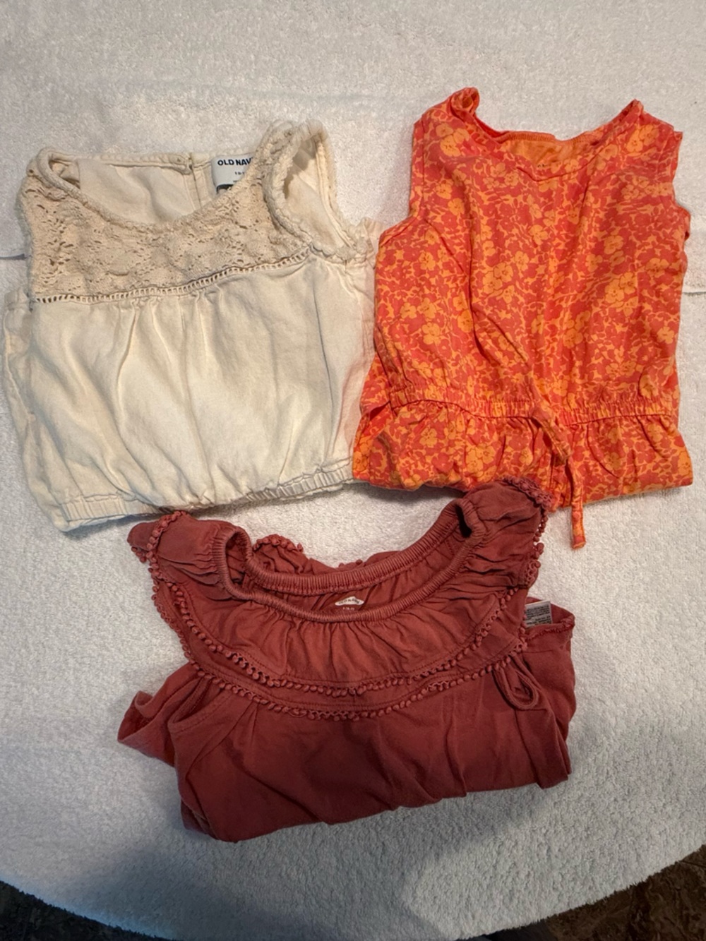 Bundle of 3 girls summer pieces. Size girls small 6-7.